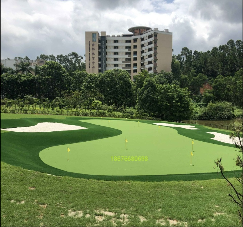 高尔夫果岭